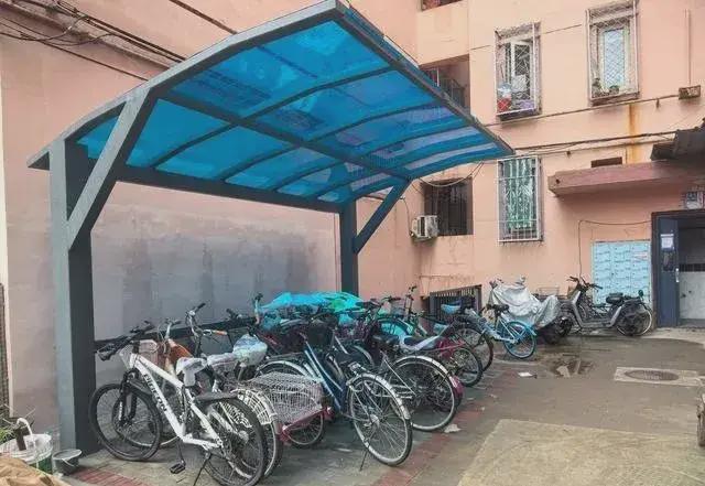 乱建居民想提升小区环境的愿望实现了马竞合作伙伴拆除700平方米私搭(图1)